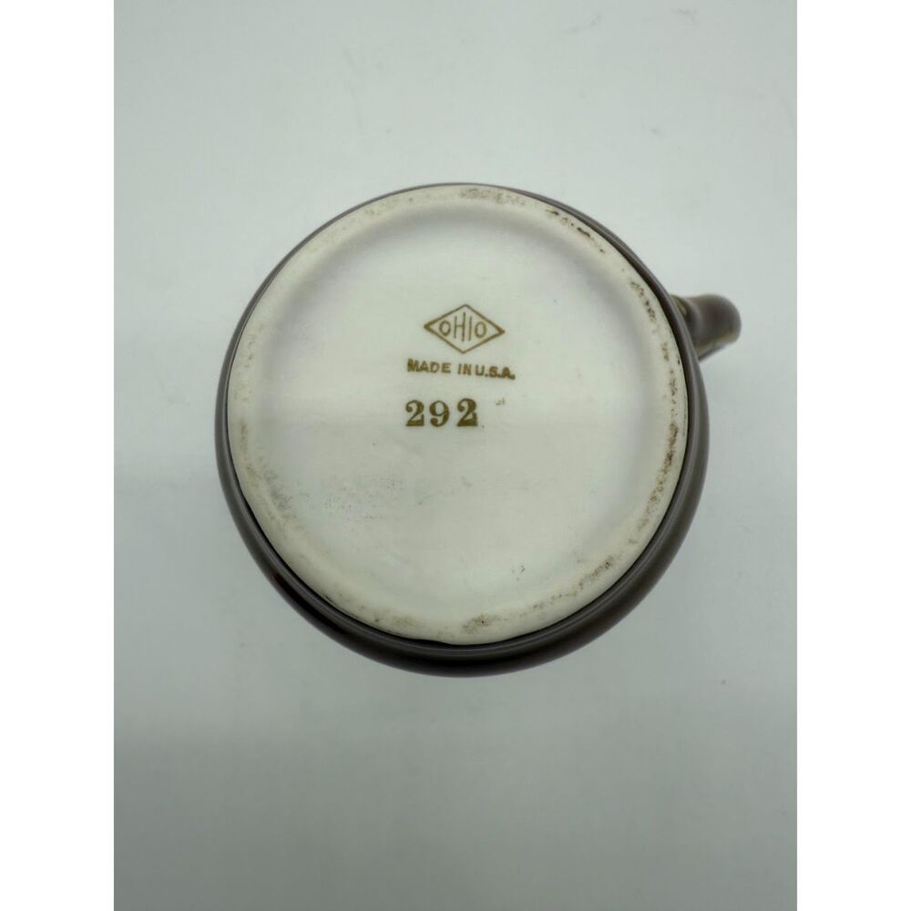 π΄ vintage Fraunfelter Ohio USA creamer in lustre brown, marked with "#292". - Picture 6 of 8